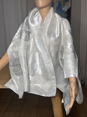 Saldarini 1882 Como Italy Silk Linen Evening Wrap Shawl 29” x 67” Silver Floral